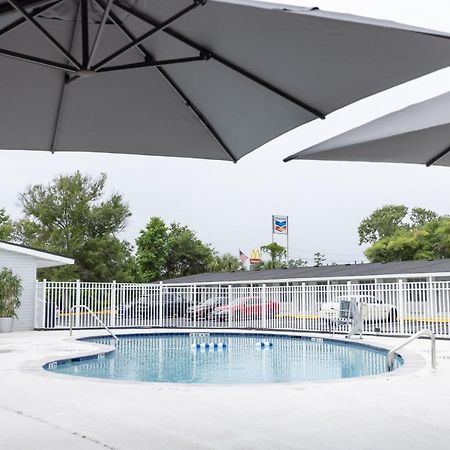 Golden Isles Inn & Suites Brunswick Ngoại thất bức ảnh