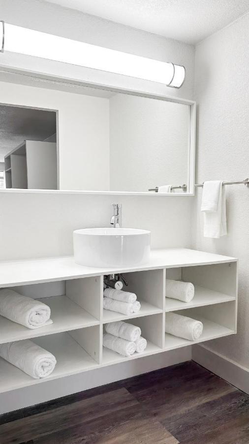 Golden Isles Inn & Suites Brunswick Ngoại thất bức ảnh