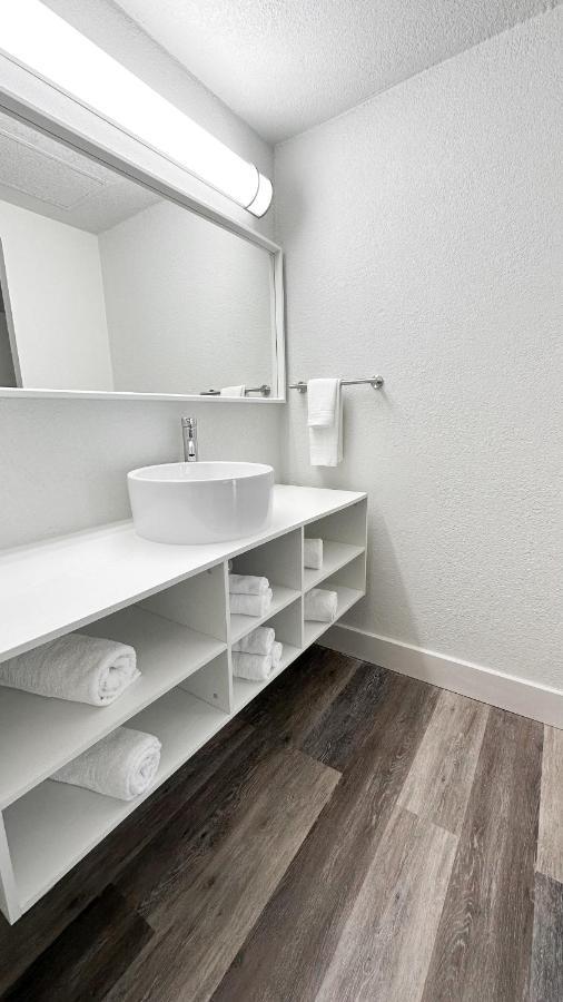 Golden Isles Inn & Suites Brunswick Ngoại thất bức ảnh