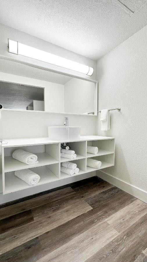 Golden Isles Inn & Suites Brunswick Ngoại thất bức ảnh