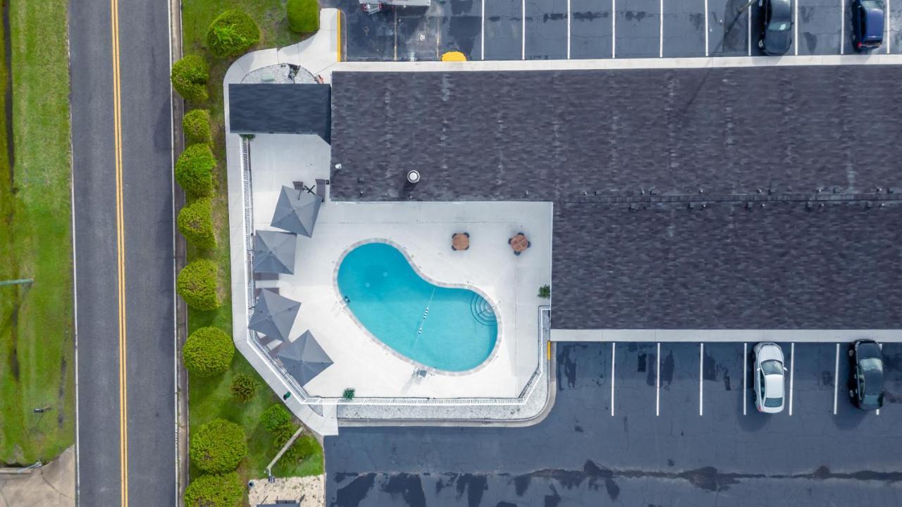 Golden Isles Inn & Suites Brunswick Ngoại thất bức ảnh