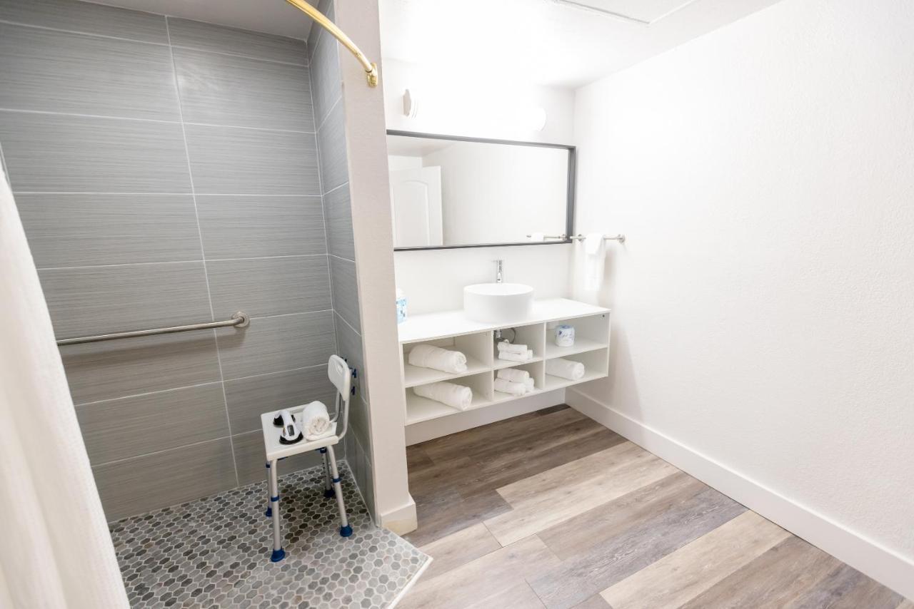 Golden Isles Inn & Suites Brunswick Ngoại thất bức ảnh
