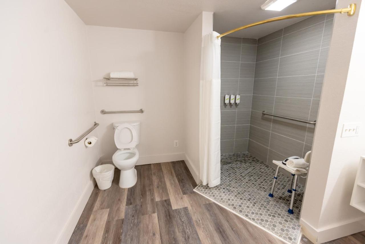 Golden Isles Inn & Suites Brunswick Ngoại thất bức ảnh