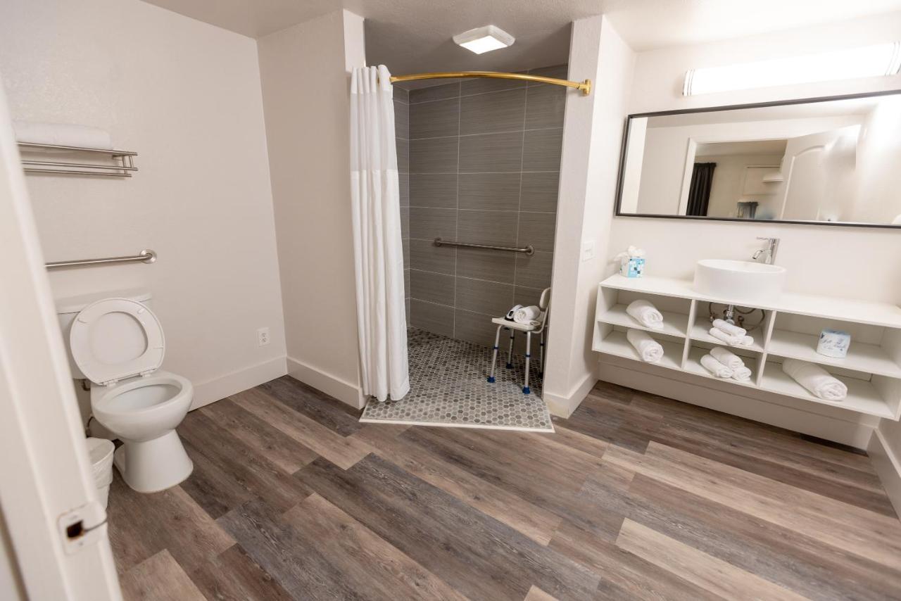 Golden Isles Inn & Suites Brunswick Ngoại thất bức ảnh