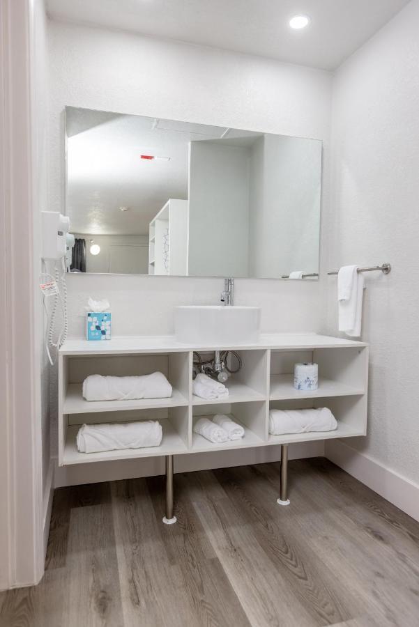 Golden Isles Inn & Suites Brunswick Ngoại thất bức ảnh