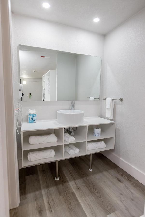 Golden Isles Inn & Suites Brunswick Ngoại thất bức ảnh