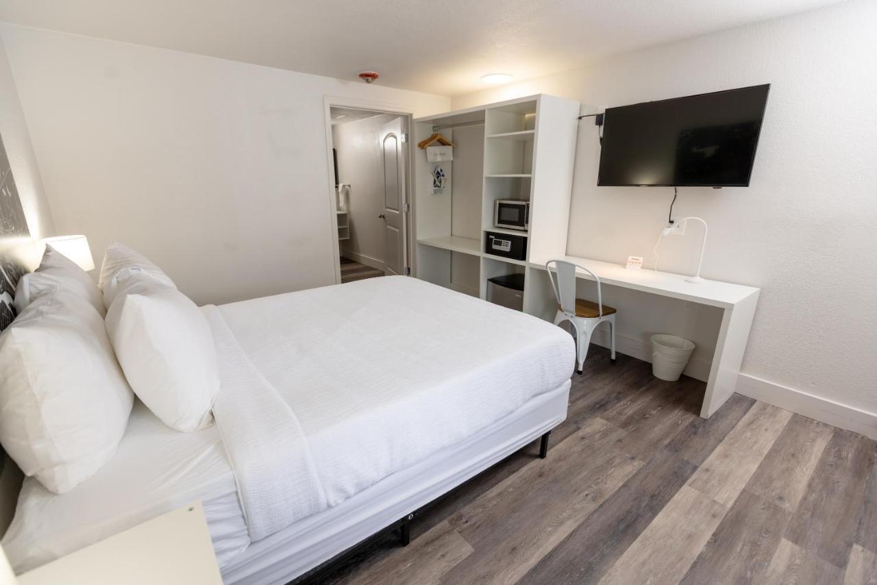 Golden Isles Inn & Suites Brunswick Ngoại thất bức ảnh