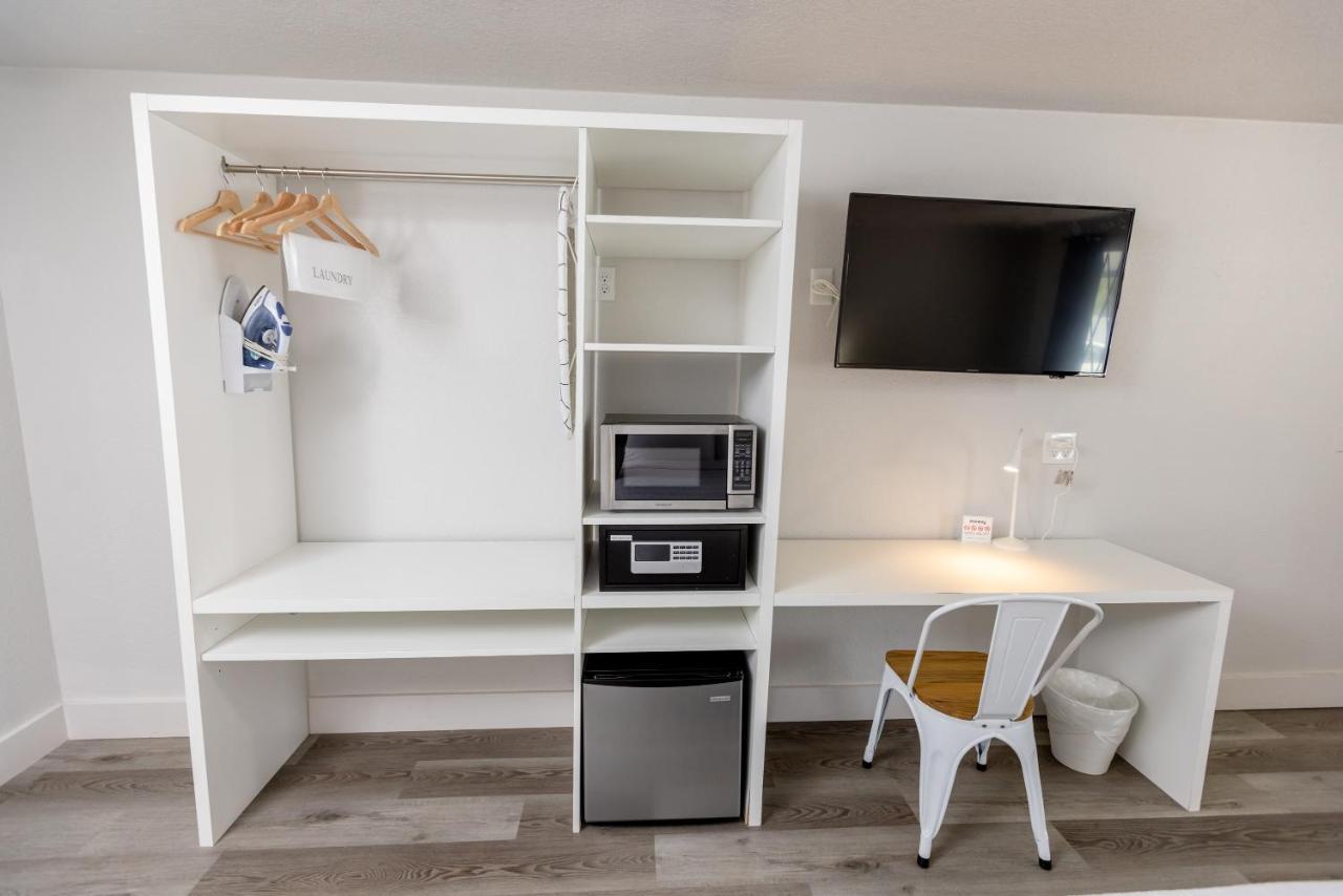 Golden Isles Inn & Suites Brunswick Ngoại thất bức ảnh