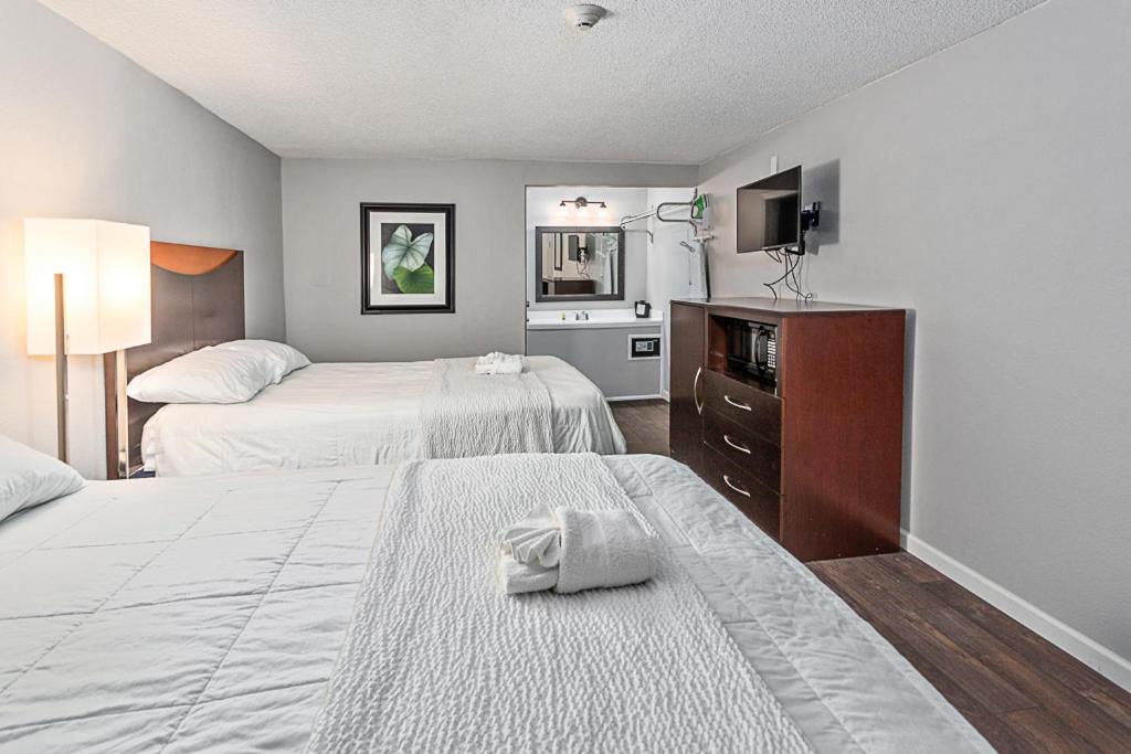 Golden Isles Inn & Suites Brunswick Ngoại thất bức ảnh