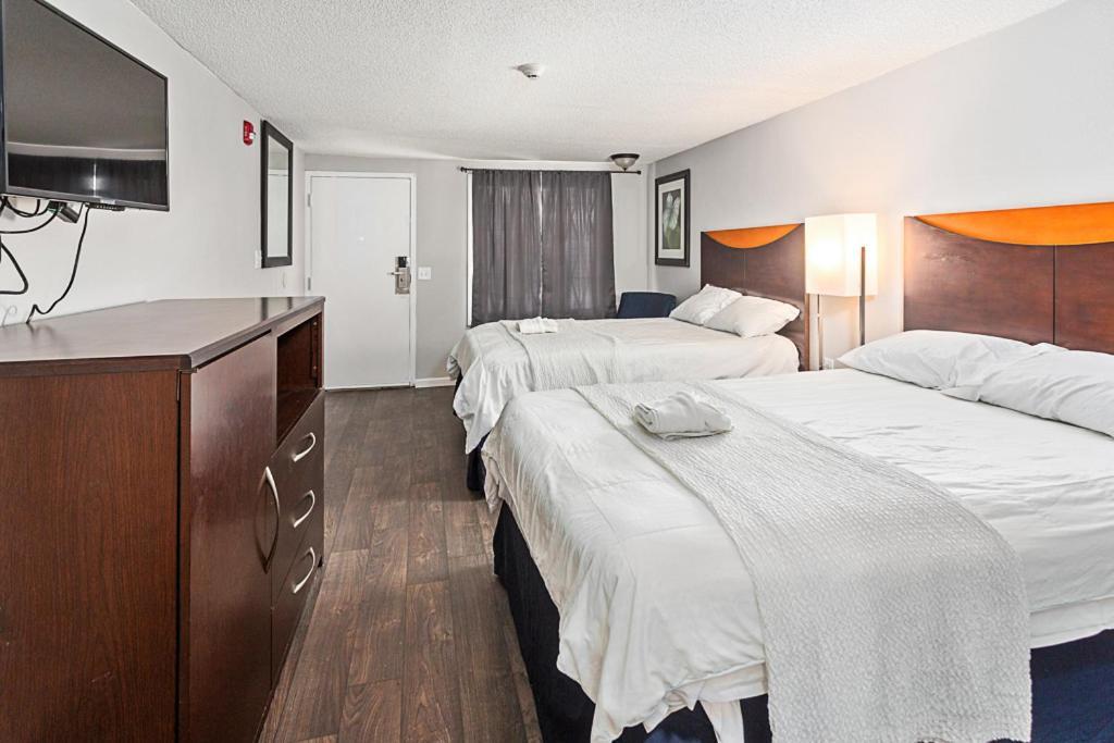 Golden Isles Inn & Suites Brunswick Ngoại thất bức ảnh