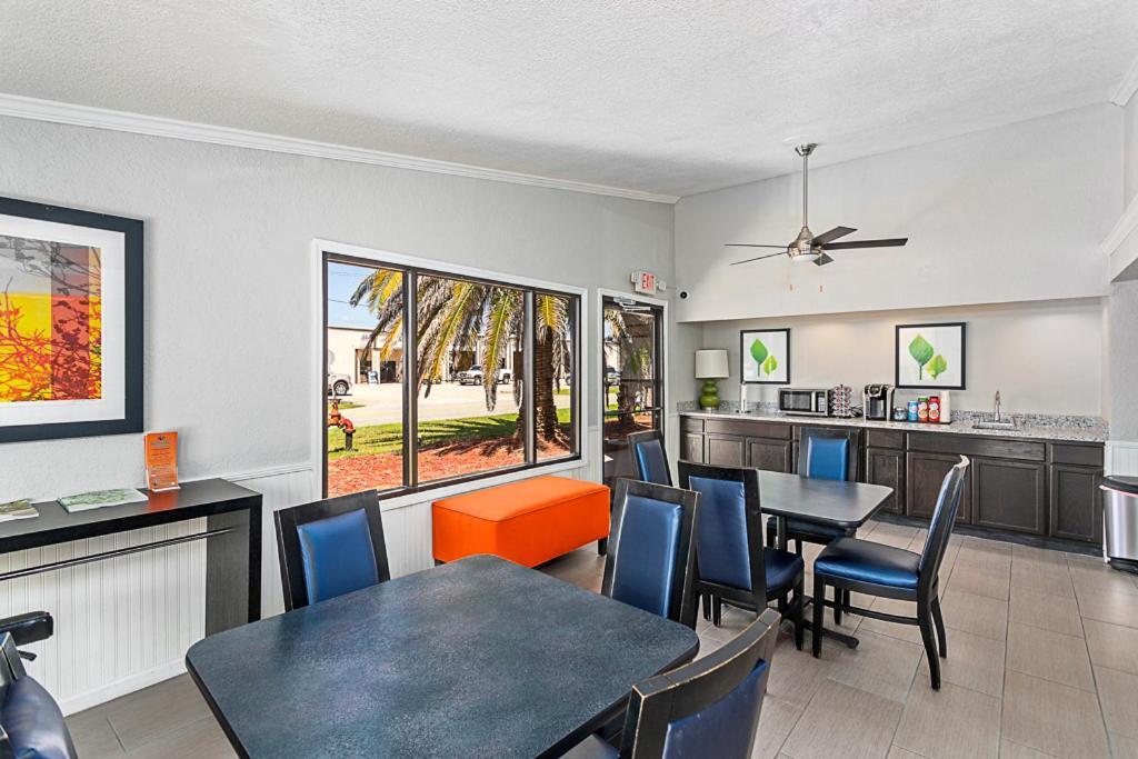 Golden Isles Inn & Suites Brunswick Ngoại thất bức ảnh